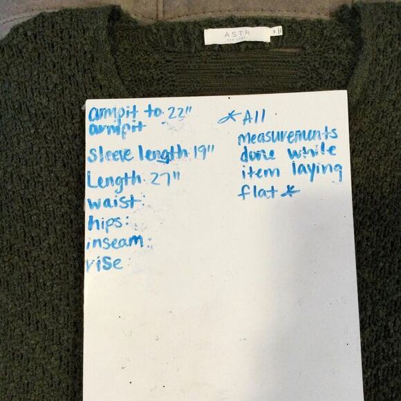 ASTR The Label V-Neck Sweater Womens M Hunter Green Distressed Oversized Tunic - Picture 3 of 8